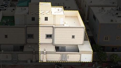 مزاد قمم الرياض